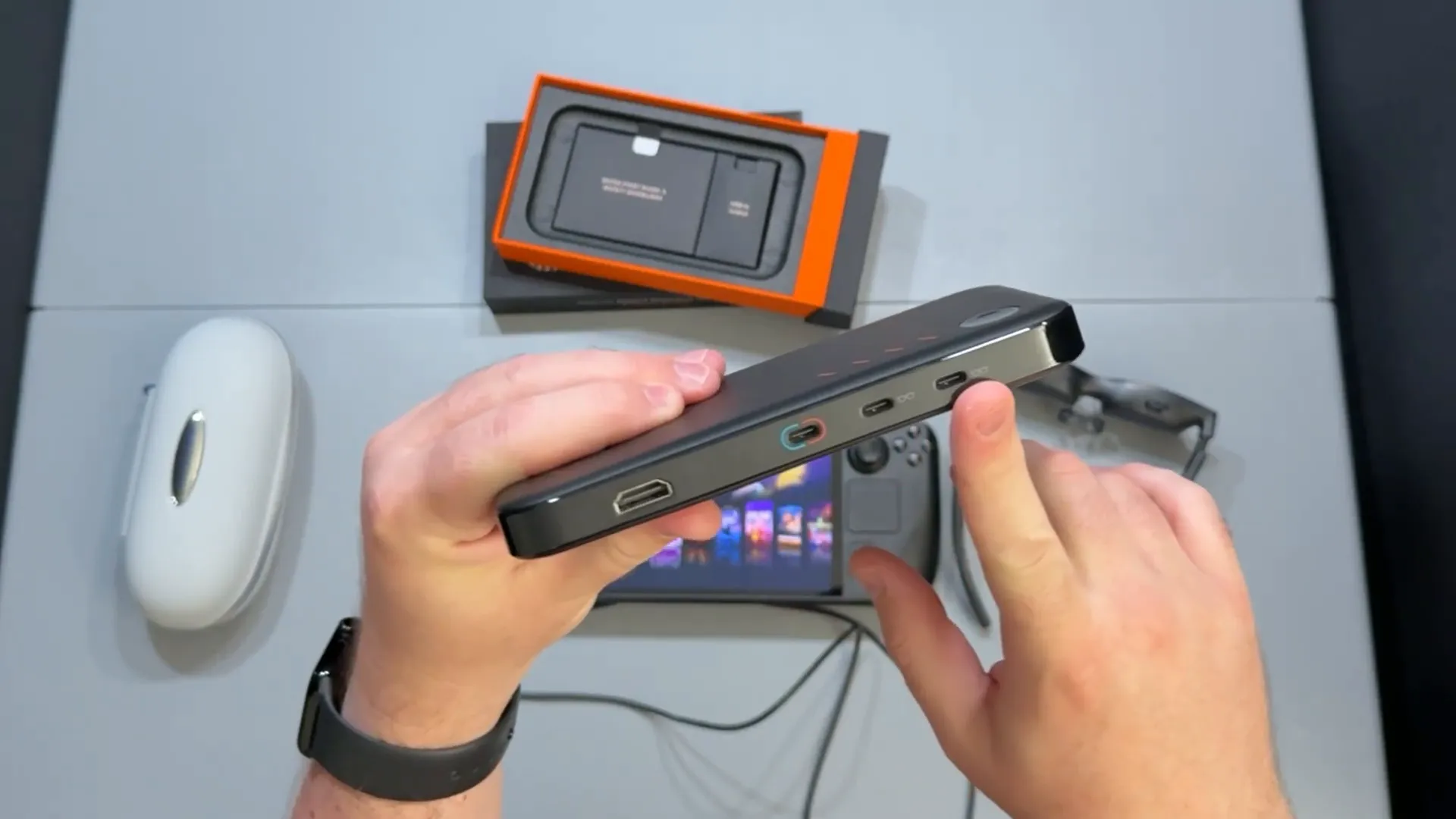 Pro Dock de VITURE Luma Pro conectado a la Steam Deck